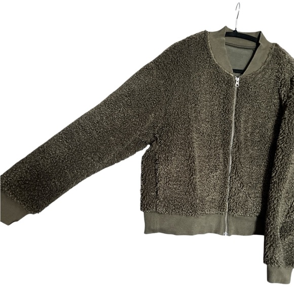 Uniqlo Green Sherpa-Lined Zip-Up Sweater – Cozy & Warm size XL - Picture 2 of 5